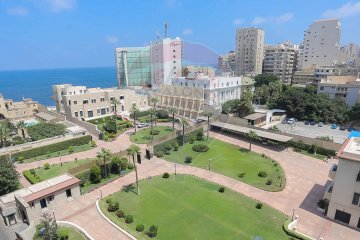 Apartment for sale 255 m Stanley (steps from the sea)