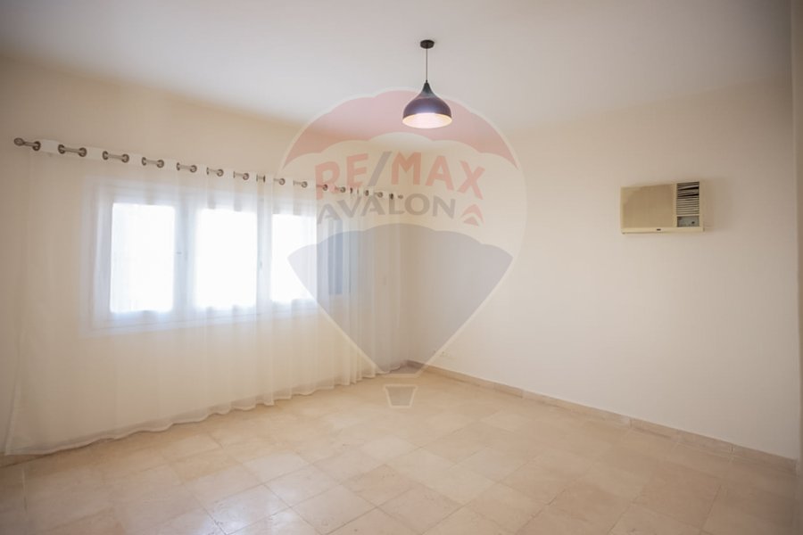 Standalone Chalet for sale (Palm Beach) 550 m