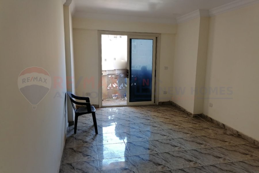 Apartment for 135 m Sporting (fourth number from the sea)