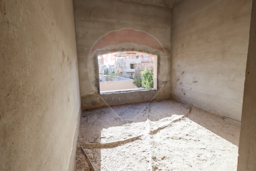 Stand alone villa for sale 840 m King Mariot (Alex West - Antoniades - model V3)