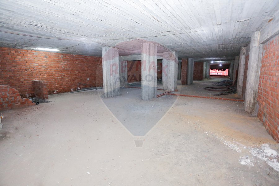 Commercial shop + mezzanine for rent 300 m Lauran (Abu Qir St.)