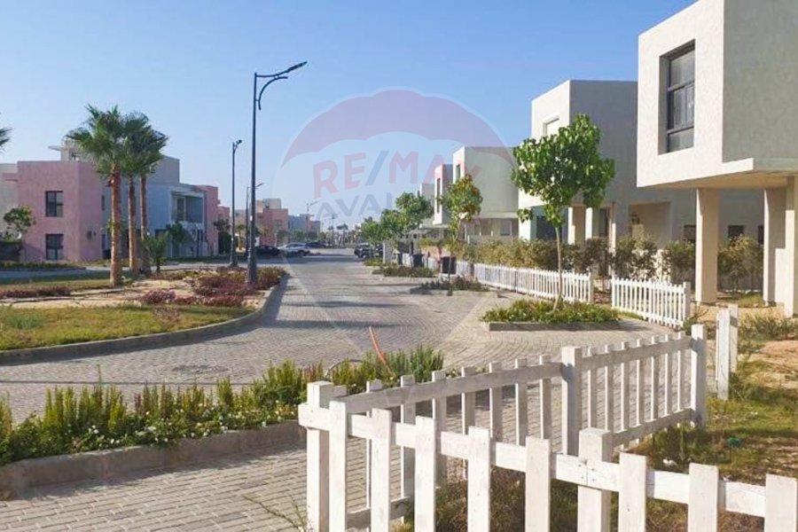 Chalet for sale (Plage Mountain View - Sidi Abdel Rahman) 140 m