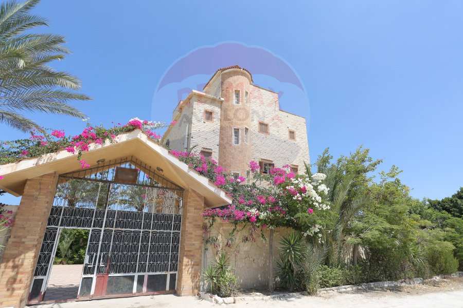 Villa for sale North Coast K 44 (in front of Cairo University Village - Bahri Road) - 1,960 m