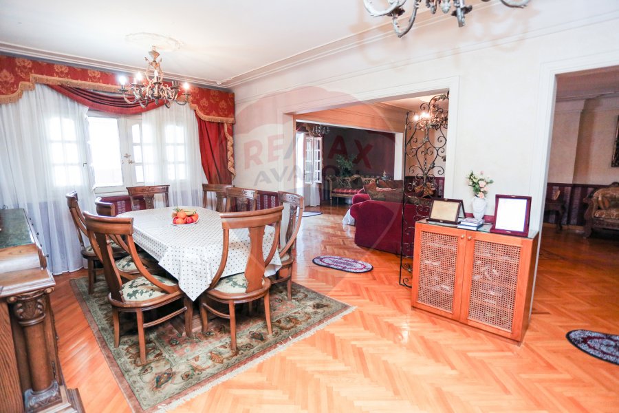 Apartment For Sale 235 m Gleem (Elezaa St.)