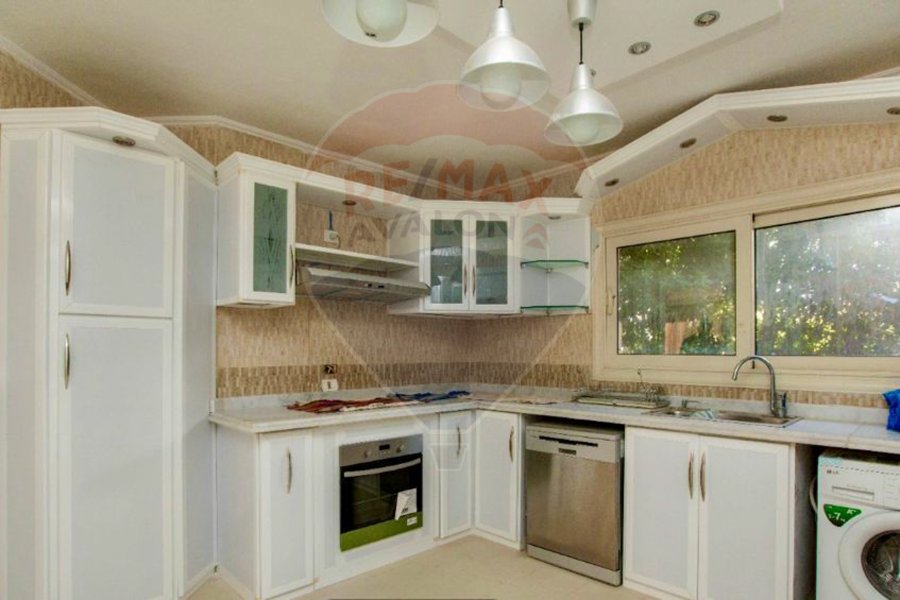 Twin house Villa for sale 450 m King mariout (Alex West Compound)