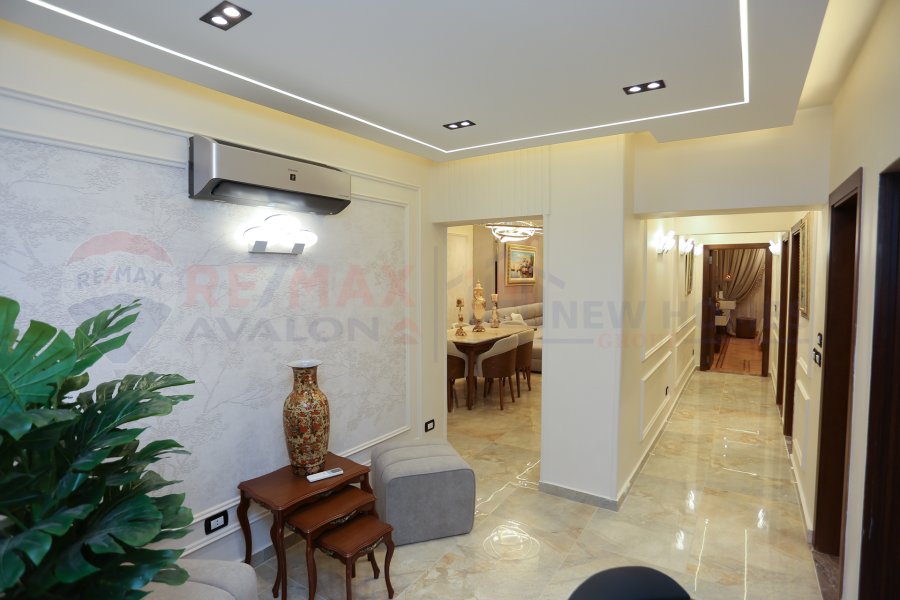 Apartment for sale 145 m Montazah (Royal Plaza Complex)