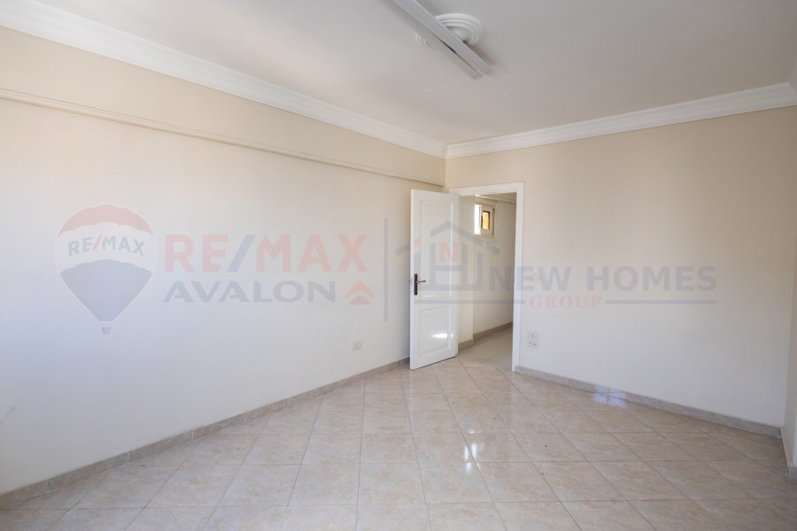 Apartment for sale 200 m Ibrahimiya (steps from Sporting Club)