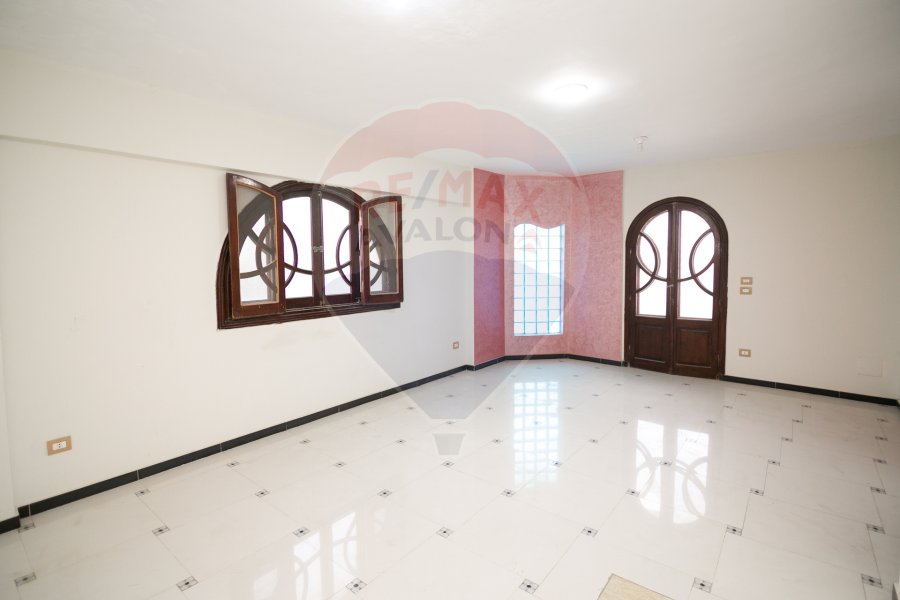 Villa for sale 375 m Muharram Bek (villa district - next to Palm Hills)