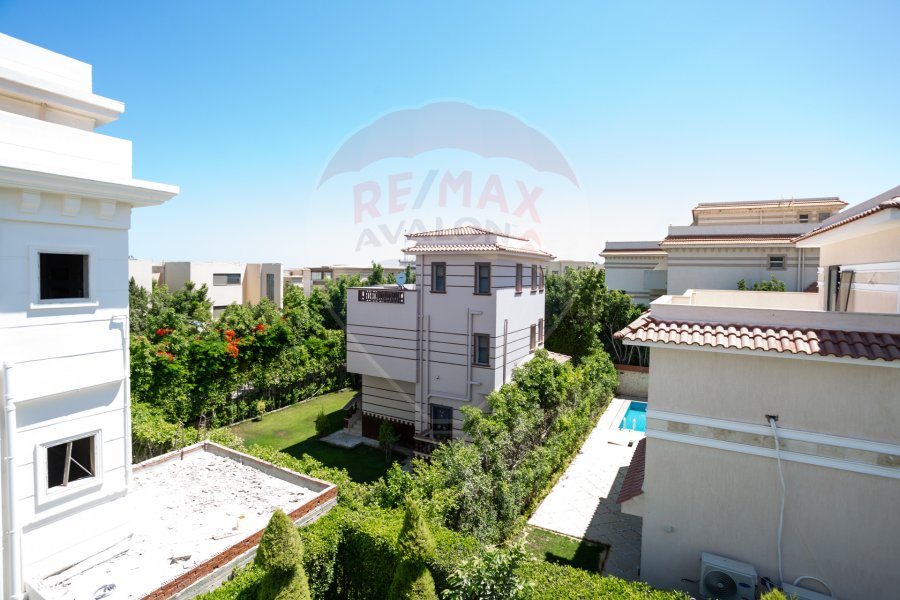 Villa for sale 610 m King mariout (Lakeside Paradise compound)