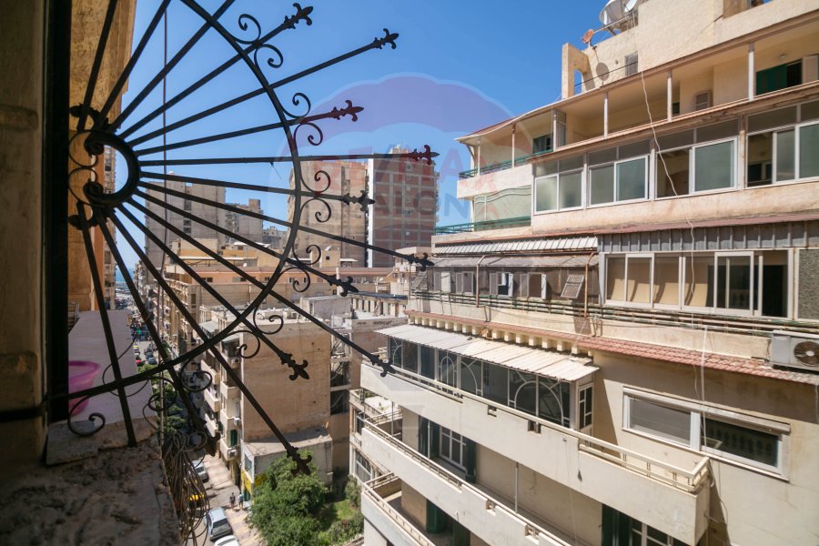 Apartment for sale 190 m Glim (Mostafa Fahmy St.)