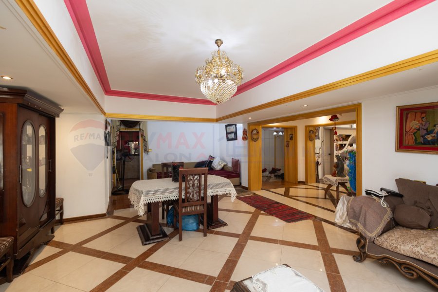 Apartment for sale 265 m Al-Mandara (Third number from the sea)