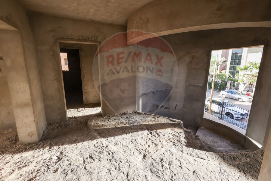 Stand alone villa for sale 840 m King Mariot (Alex West - Antoniades - model V3)