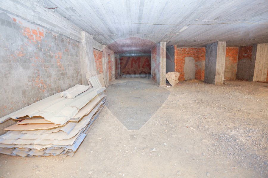 Commercial shop + mezzanine for rent 300 m Lauran (Abu Qir St.)