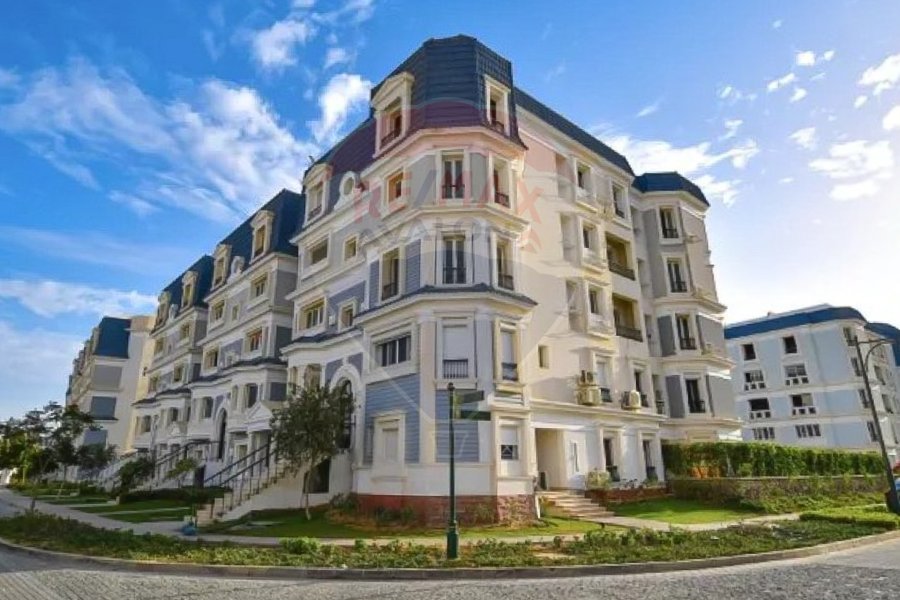 Vilaa For Sale 220 m Mostakbal City (Mountain View)