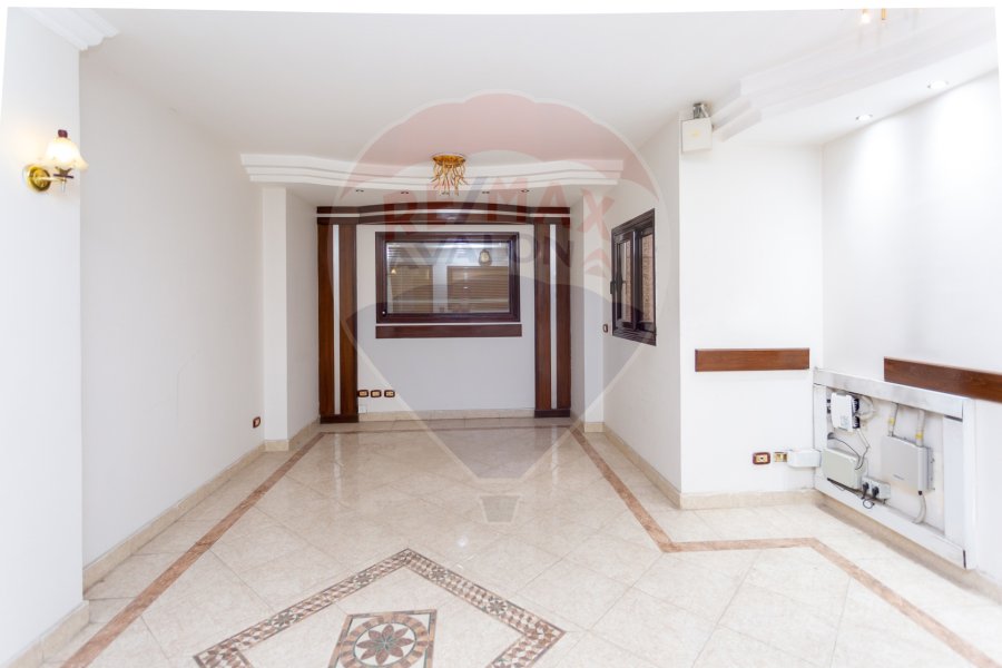 Administrative apartment for sale 111 m Smouha (Fawzy Moaz St.)