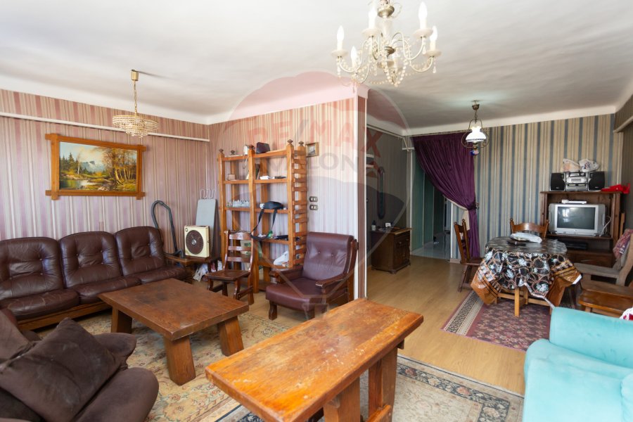 Apartment for sale in Al-Azarita (steps from the sea) 100 m
