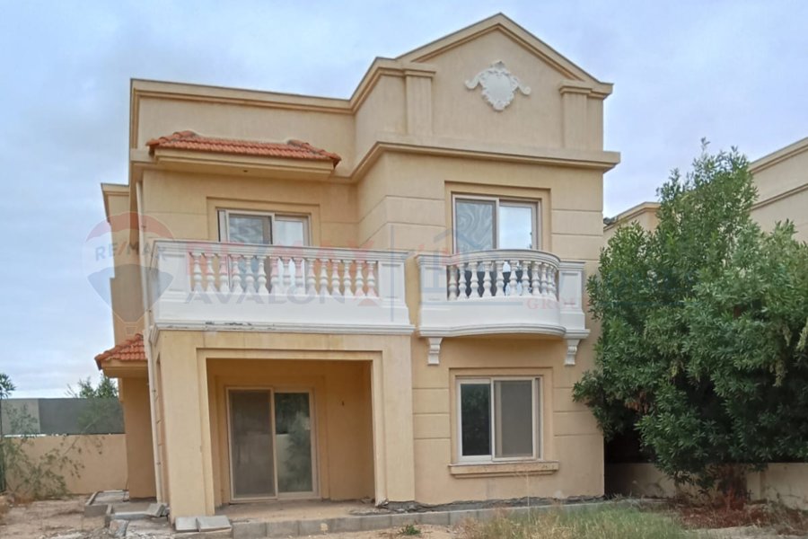 Stand alone villa for sale 401 m King Mariout (King Heights compound)
