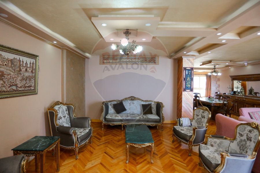 Apartment for sale 300 m Sidi Bishr (next to the Hilton)