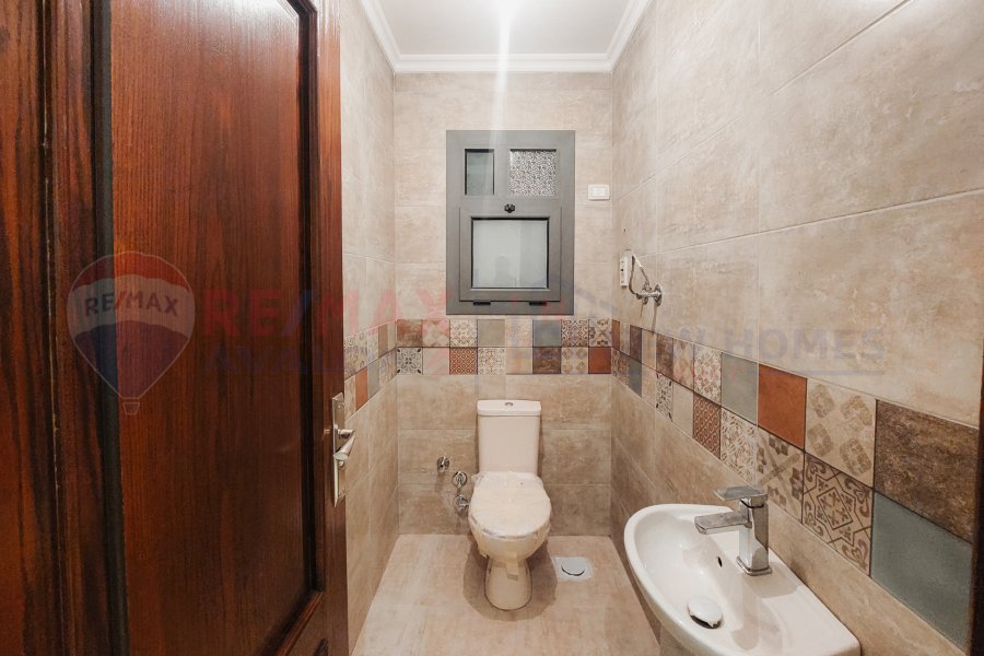 Administrative unit for rent 107 m Smouha (Fawzy Moaaz st - brand building)