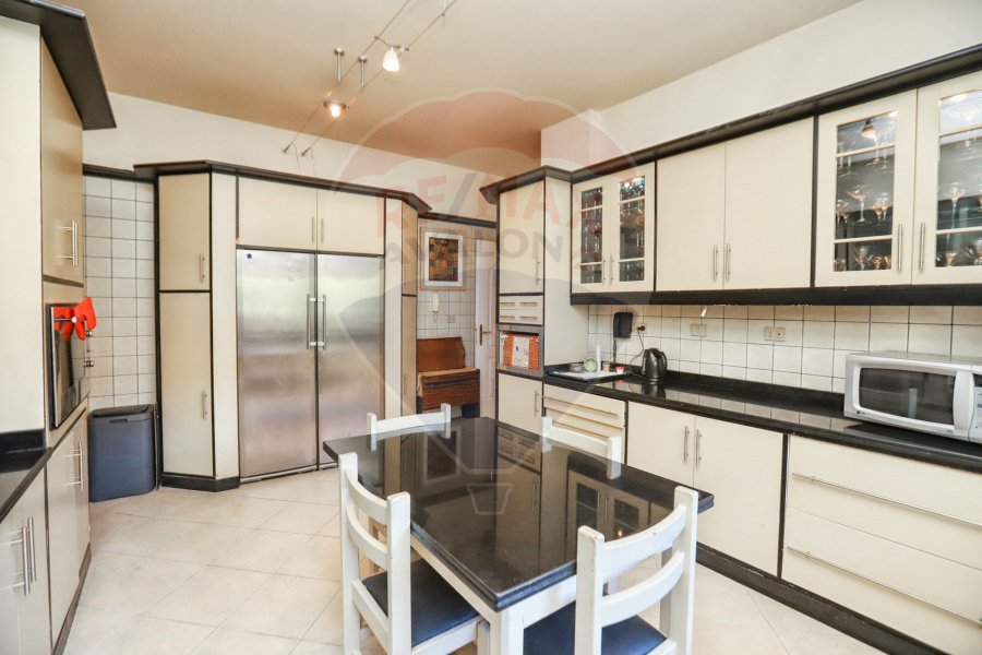 villa for sale 3,000 m King Mariout (Qusor area)