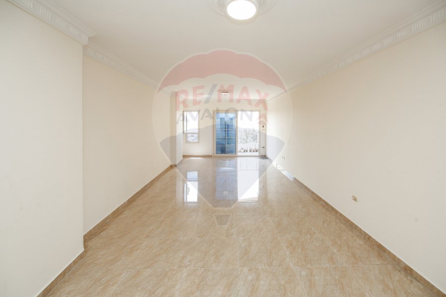 Apartment for sale 192 m Al Shatby (Steps from the sea)
