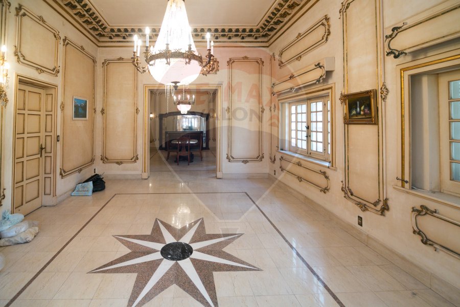 Villa for rent 800 m Kafr Abdo (steps from Abu Qir St.)