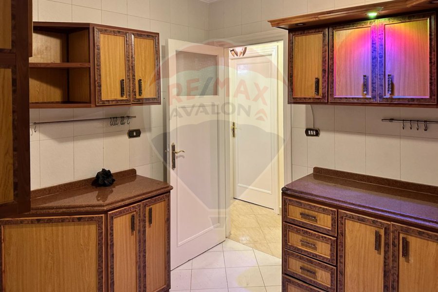 Apartment for rent 125 m Zezenia (Riad Basha St)