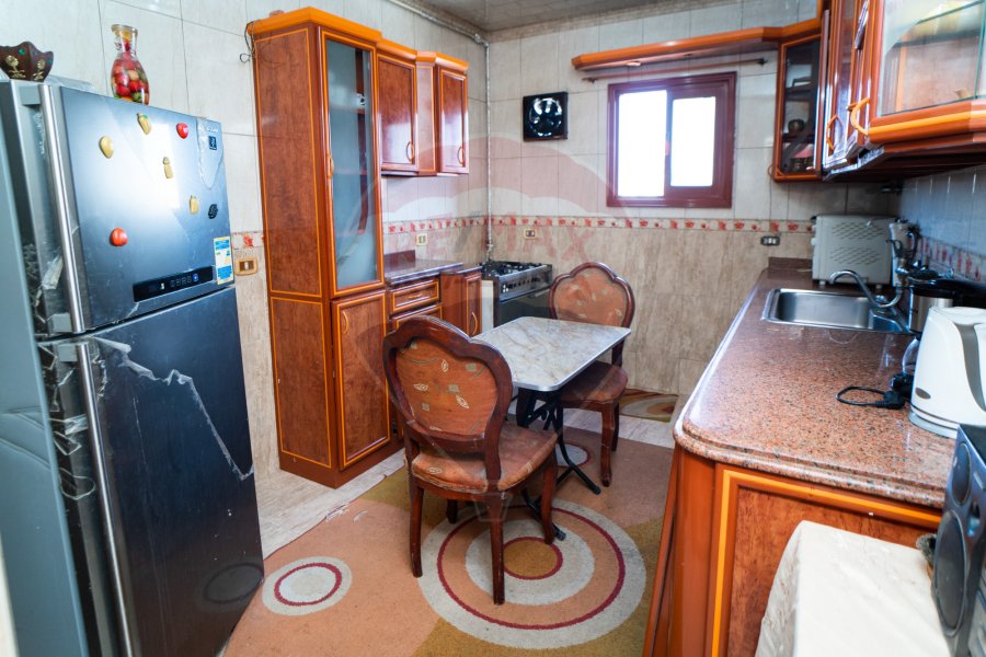 Apartment for sale 200 m Mansheya (on the tram - steps from the sea)