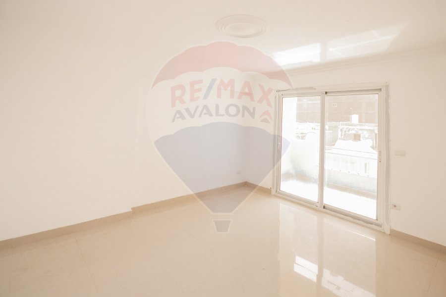 Apartment for sale 200 m Ibrahimia (second number from the sea)
