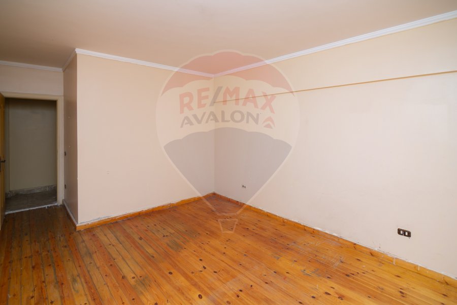 Apartment for sale 270 m Kafr Abdo (branching from Ismailia)
