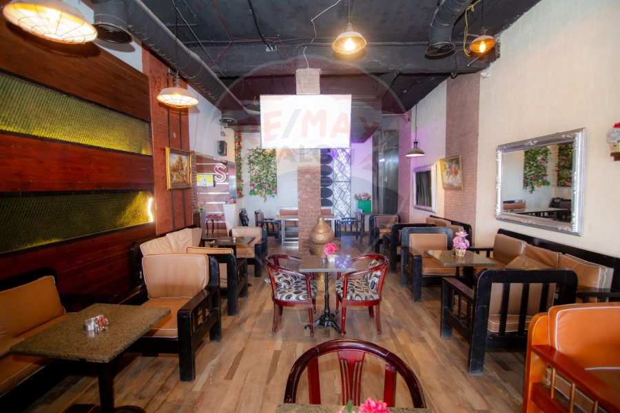 Shop + Up floor for sale 300 m Stanley (Directly on the sea)