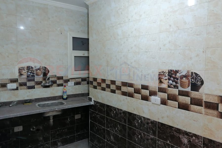 Apartment for 135 m Sporting (fourth number from the sea)