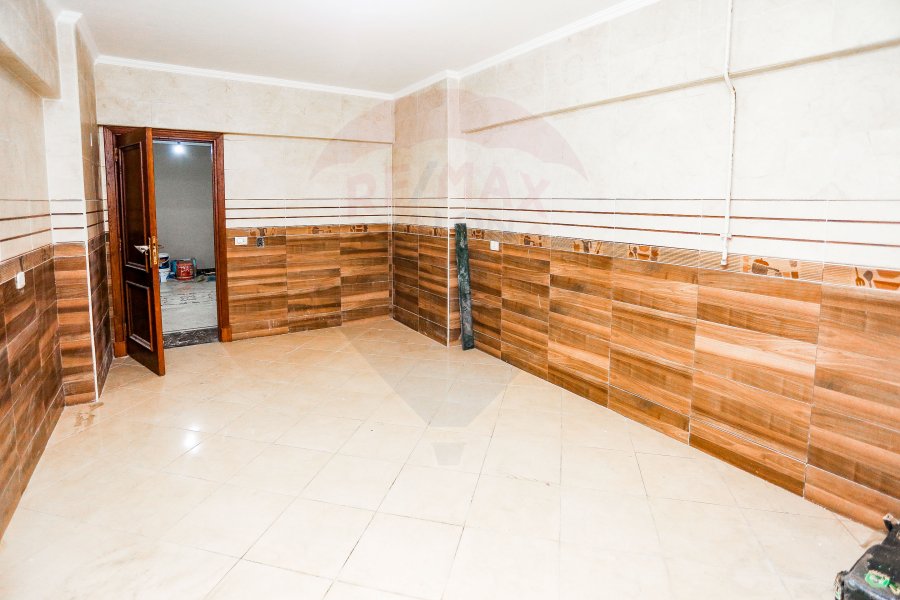 Apartment for sale 235 m Gleem (directly on the sea)