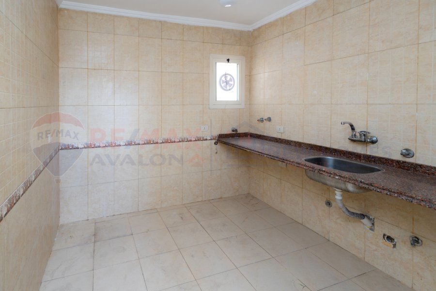 Apartment for sale 200 m Ibrahimiya (steps from Sporting Club)