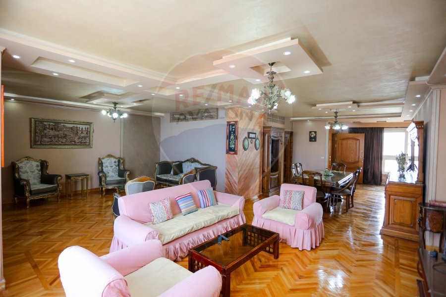 Apartment for sale 300 m Sidi Bishr (next to the Hilton)